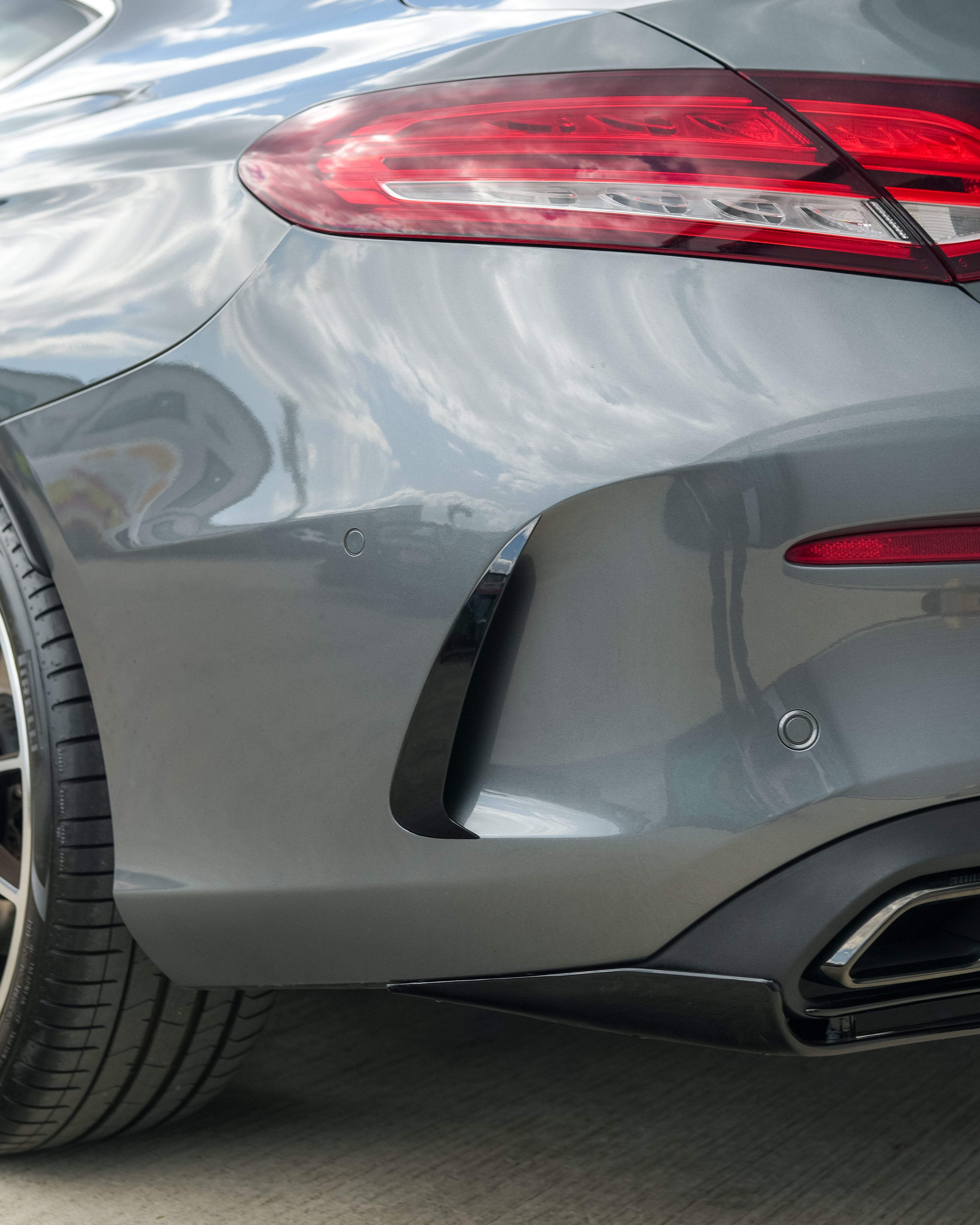 MERCEDES W205 C-CLASS & C43 COUPE GLOSS BLACK REAR BUMPER TRIM (2014-2021)