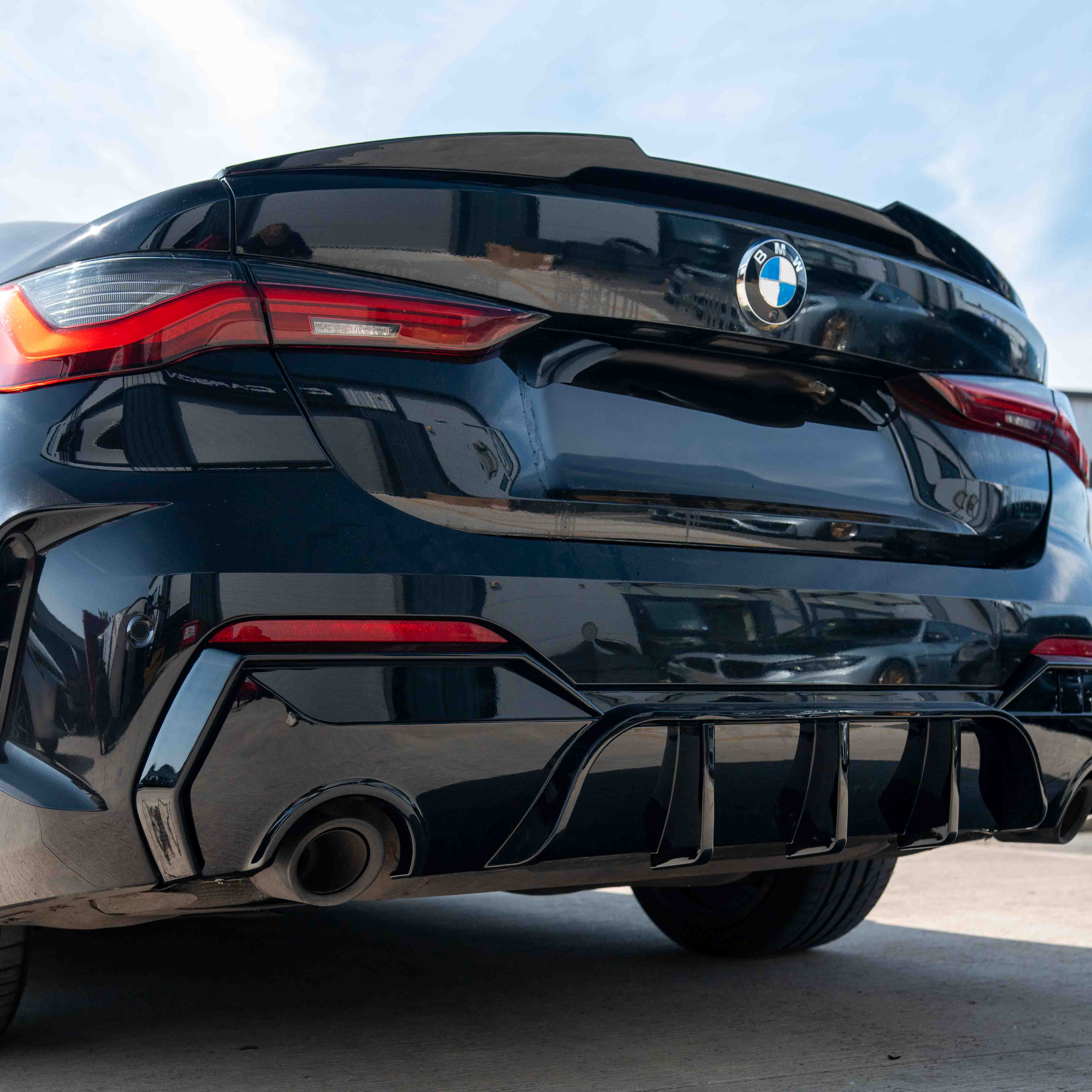 BMW 4 SERIES G22/G23 GLOSS BLACK ROUND TIP DIFFUSER