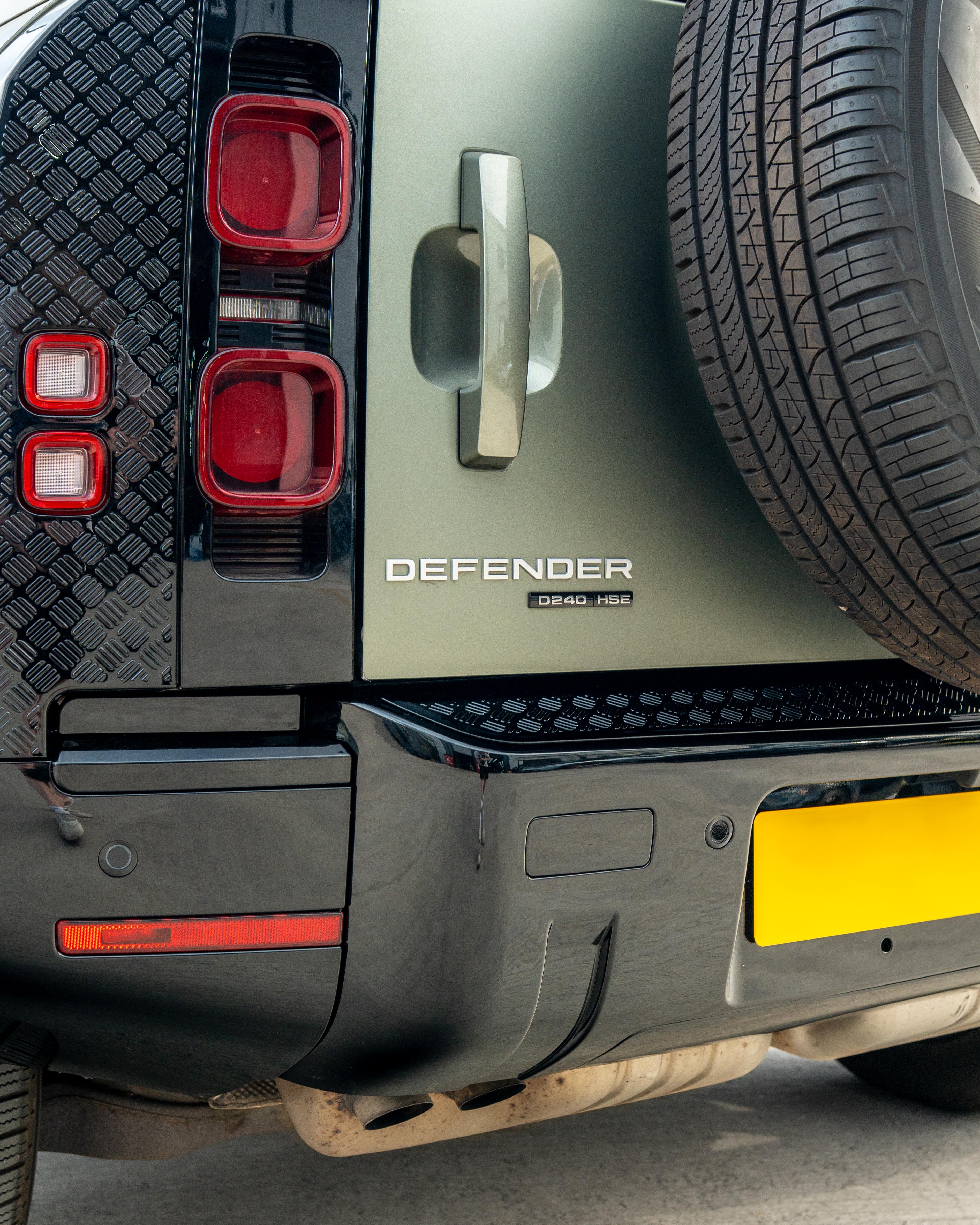 LAND ROVER DEFENDER L663 110 & 90 FRONT AND REAR GLOSS BLACK MIDDLE TRIM PACK (2020+)