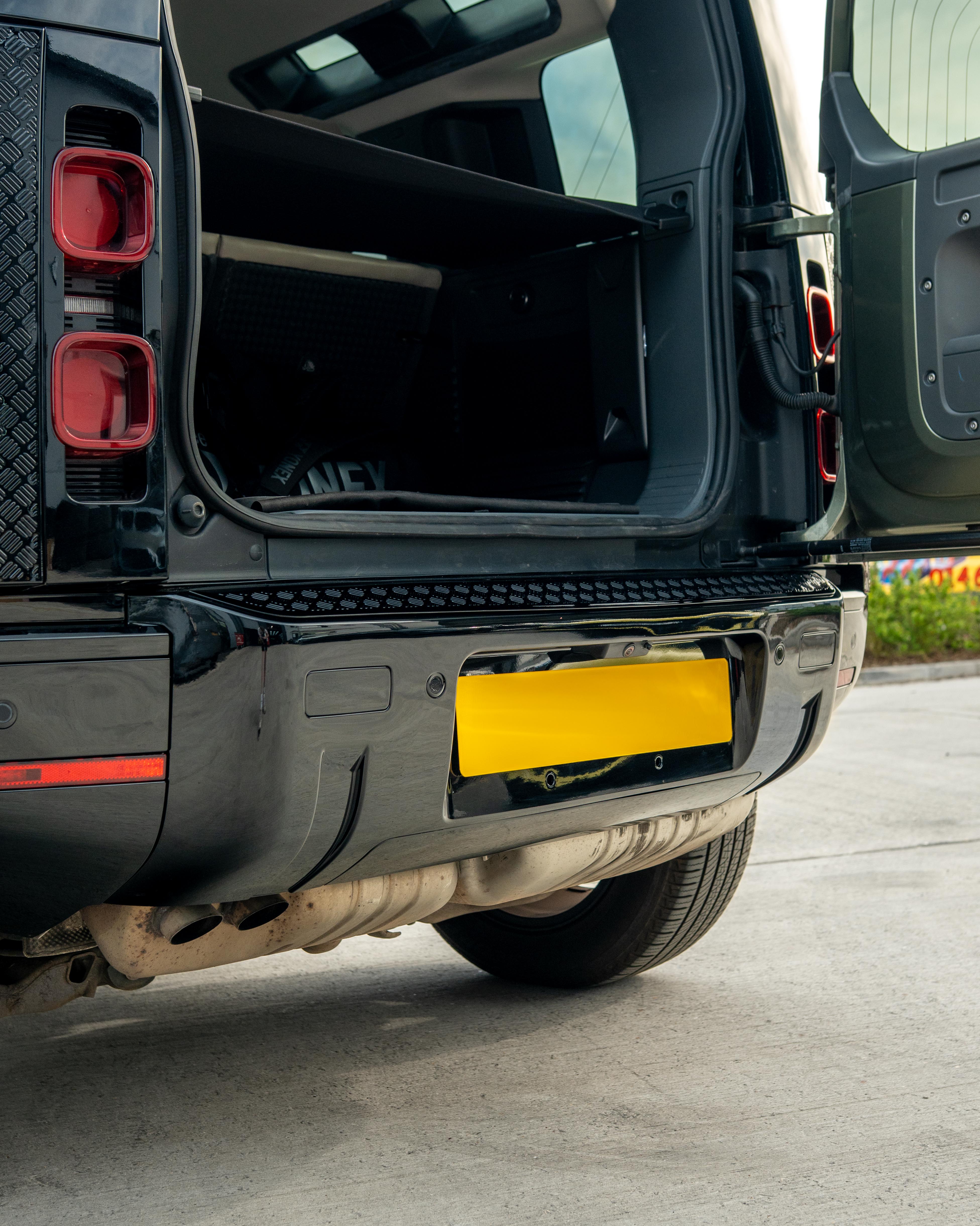 LAND ROVER DEFENDER L663 110 & 90 FRONT AND REAR GLOSS BLACK MIDDLE TRIM PACK (2020+)