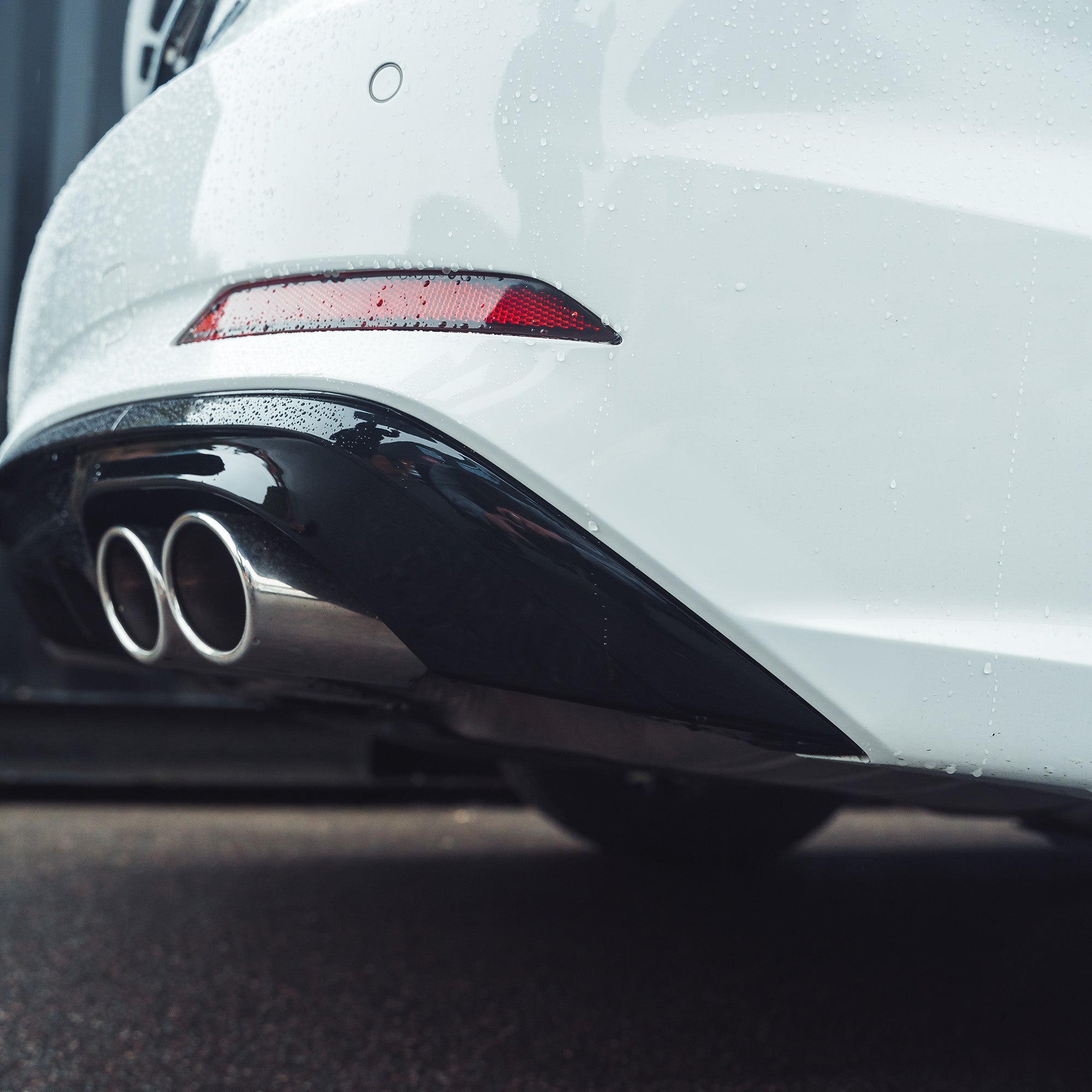 audi-a5-s5-b9-2016-2019-gloss-black-diffuser.jpg